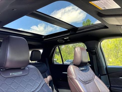 Used 2025 Ford Explorer Platinum w/ LUX Leather Package AWD/4WD image 22