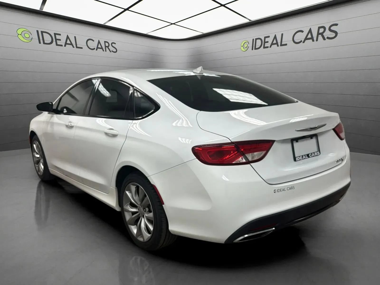 Used 2015 Chrysler 200 S w/ Navigation & Sound Group I FWD image 8