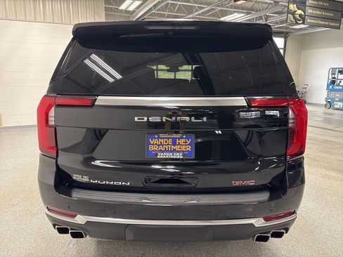Used 2025 GMC Yukon XL Denali image 6