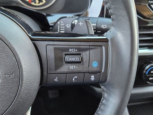 Used 2022 Nissan Pathfinder SV image 28