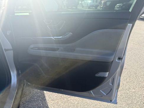 Used 2021 Lincoln Corsair AWD w/ Premium Package image 20