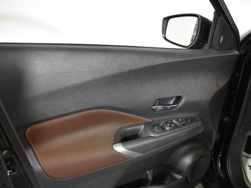Certified 2024 Nissan Kicks SR FWD image 7