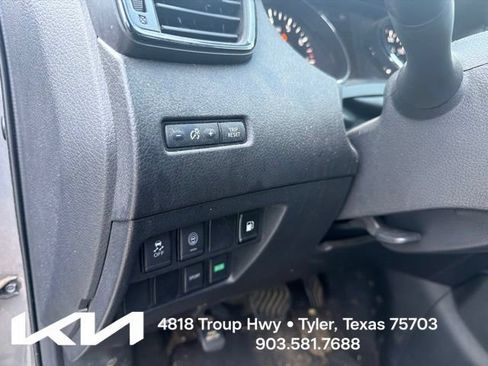 Used 2019 Nissan Rogue S w/ Special Edition Package FWD image 15