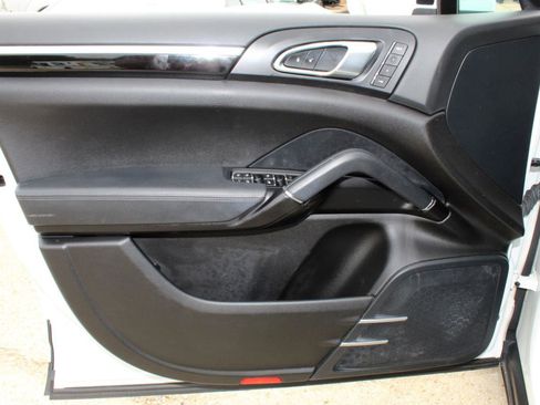 Used 2016 Porsche Cayenne Platinum Edition image 10