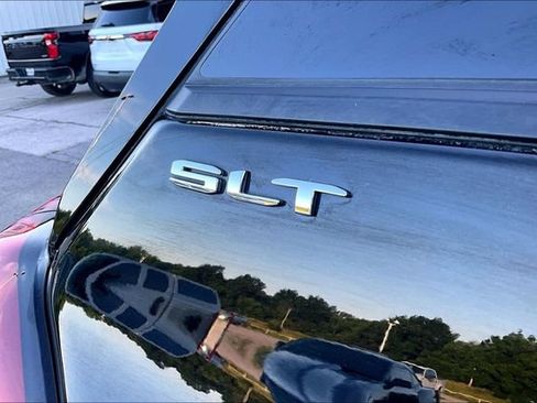 Used 2023 GMC Terrain SLT FWD image 24