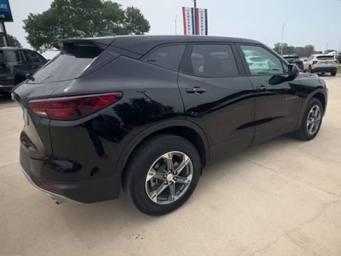 Certified 2025 Chevrolet Blazer LT AWD/4WD image 8