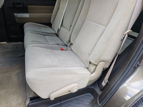 Used 2008 Toyota Sequoia SR5 w/ Towing Pkg AWD/4WD image 15