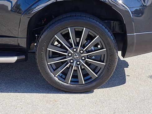 Used 2024 Lexus GX 550 w/ Accessory Package (31) AWD/4WD image 37