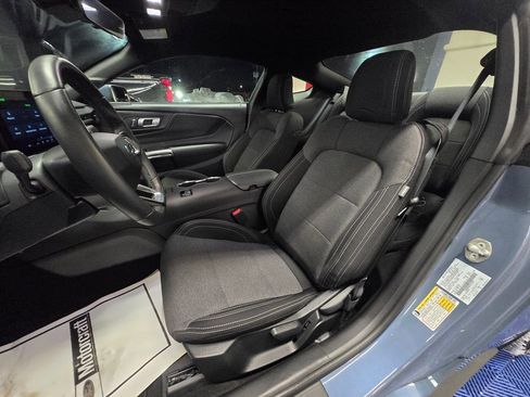 Used 2025 Ford Mustang EcoBoost image 9