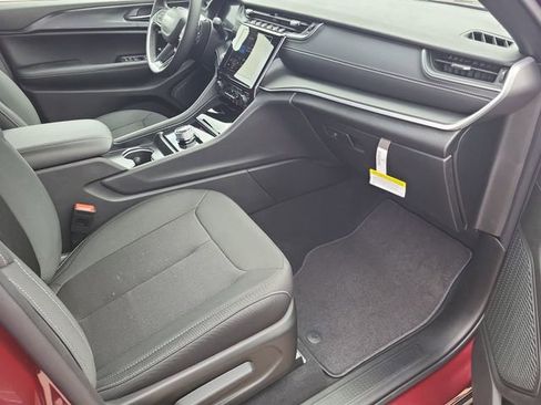 New 2026 Jeep Grand Cherokee L Laredo image 26