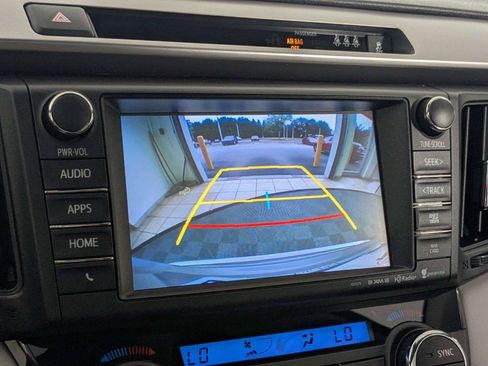 Used 2018 Toyota RAV4 XLE FWD image 23