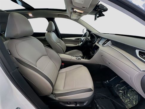 Used 2024 INFINITI QX50 Sensory w/ Accent Package image 35