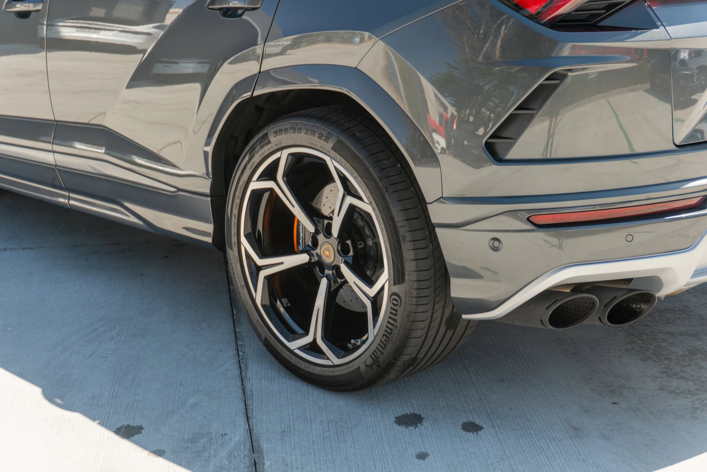 Used 2019 Lamborghini Urus AWD/4WD image 45