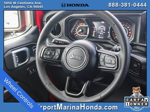 Used 2025 Jeep Wrangler Unlimited Rubicon AWD/4WD image 8