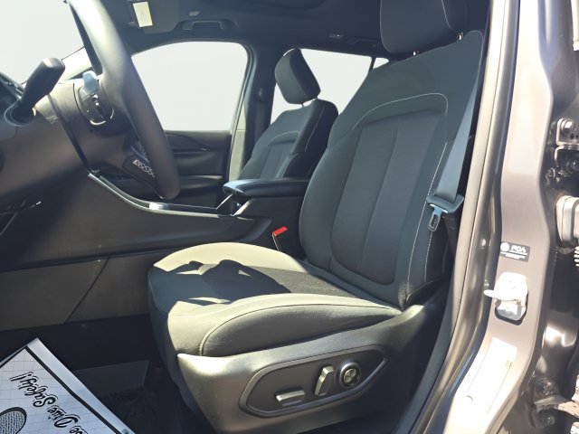 Certified 2025 Jeep Grand Cherokee Laredo X AWD/4WD image 11