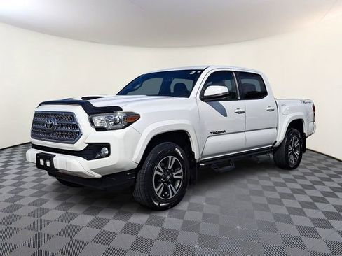 Used 2016 Toyota Tacoma TRD Sport w/ Towing Package RWD image 3