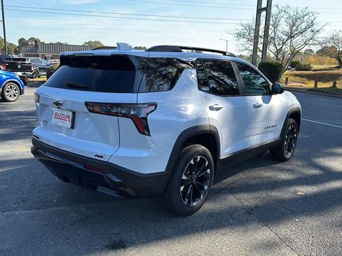 New 2026 Chevrolet Equinox RS w/ Convenience Package III FWD image 5