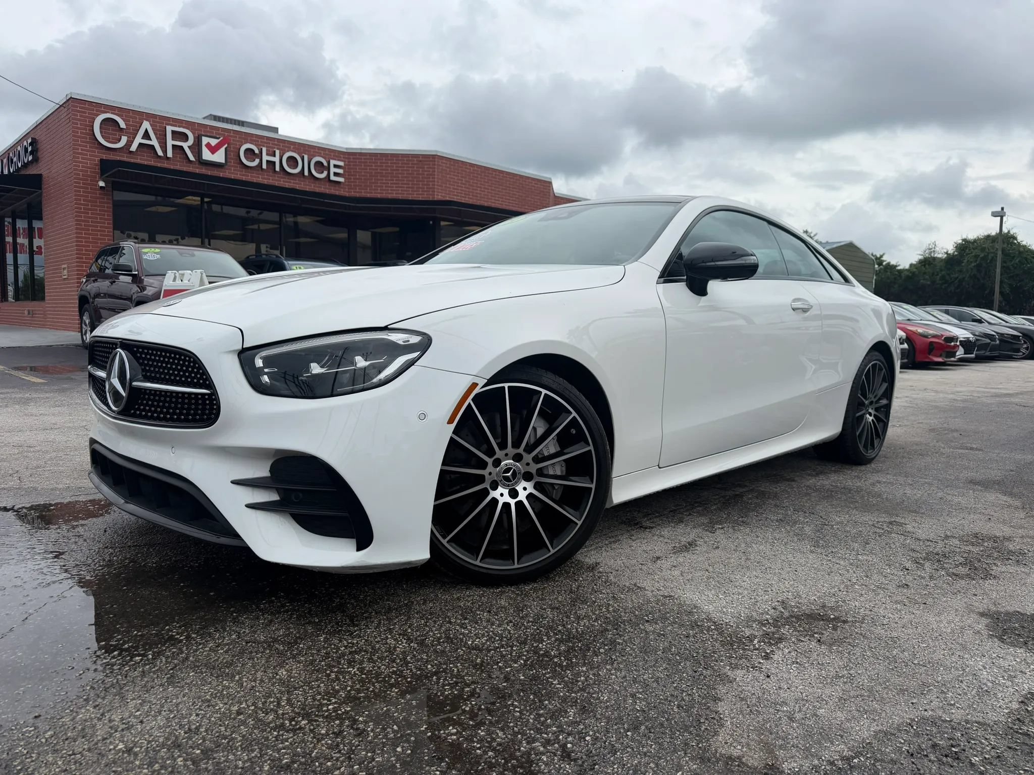 Used 2023 Mercedes-Benz E 450 Coupe image 1