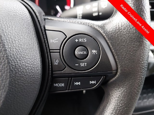 Used 2025 Toyota RAV4 LE AWD/4WD image 22