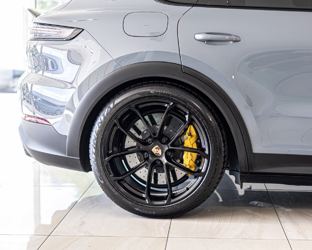 Used 2024 Porsche Cayenne Turbo GT AWD/4WD image 11