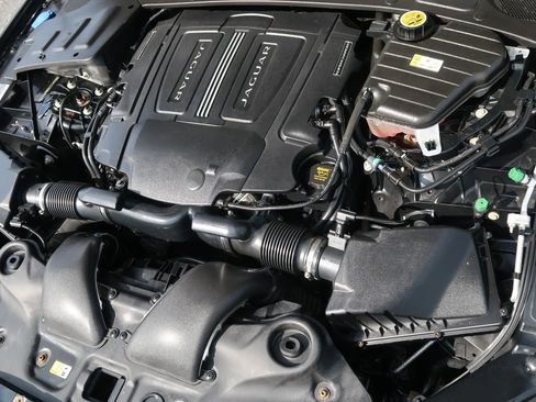 Used 2016 Jaguar XJ R-Sport image 47