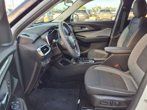 Used 2023 Chevrolet TrailBlazer LT FWD image 6
