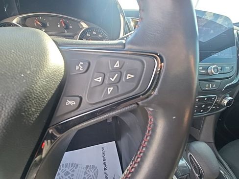 Used 2022 Chevrolet Equinox RS w/ Infotainment Package image 18