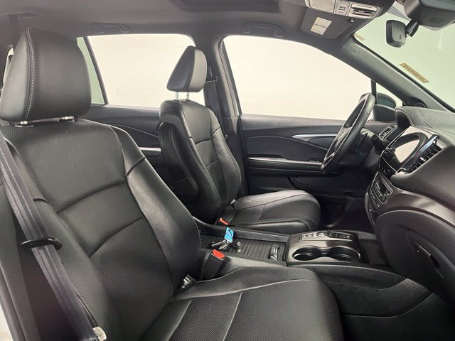 Used 2023 Honda Passport EX-L image 10