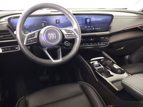 Used 2024 Buick Envision Avenir AWD/4WD image 2