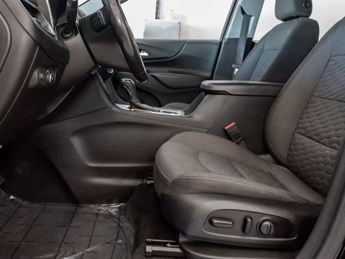 Used 2020 Chevrolet Equinox LT w/ Driver Convenience Package FWD image 11