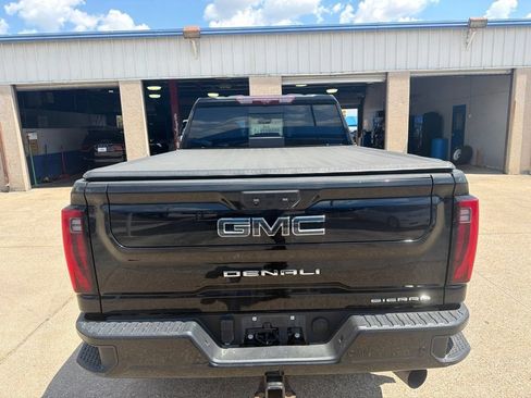 Used 2024 GMC Sierra 2500 Denali Ultimate w/ Max Trailering Package AWD/4WD image 4