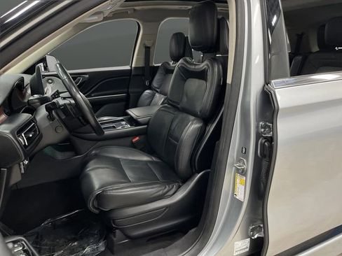 Used 2020 Lincoln Aviator Grand Touring w/ Equipment Group 302A image 4