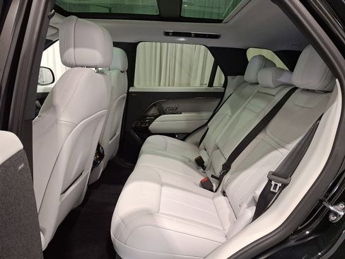Certified 2024 Land Rover Range Rover Sport SE AWD/4WD image 9