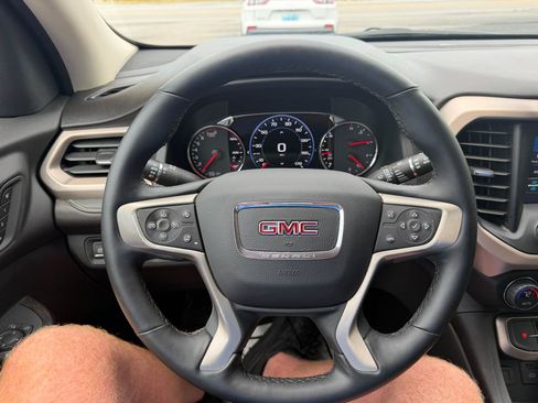Used 2023 GMC Acadia Denali w/ Denali Ultimate Package FWD image 19