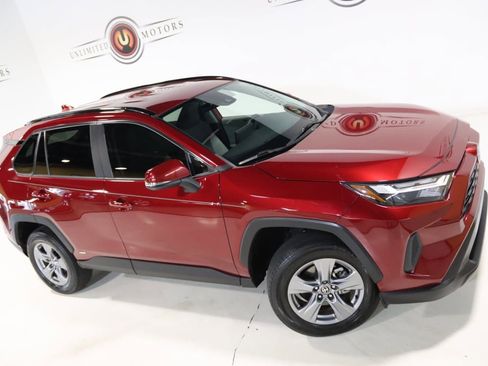Used 2022 Toyota RAV4 XLE image 7