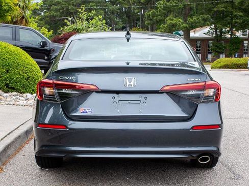 Used 2023 Honda Civic Sport image 4
