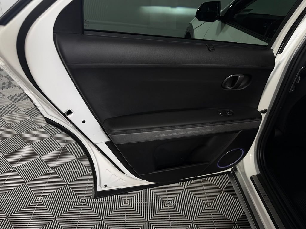 Used 2025 Hyundai Ioniq 5 Limited AWD/4WD image 30