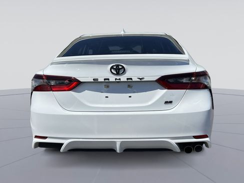 Used 2023 Toyota Camry SE image 4