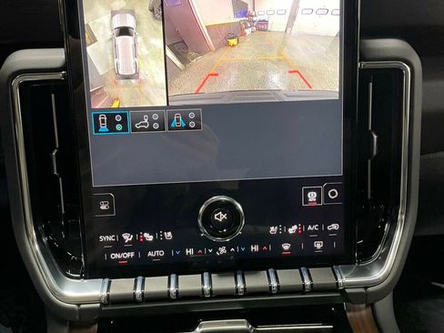 Used 2026 GMC Yukon Denali w/ Sun & Power Step Package image 15