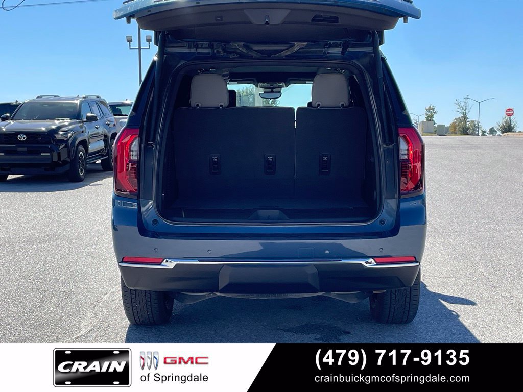 Used 2025 GMC Yukon Elevation w/ Elevation Premium Package AWD/4WD image 7