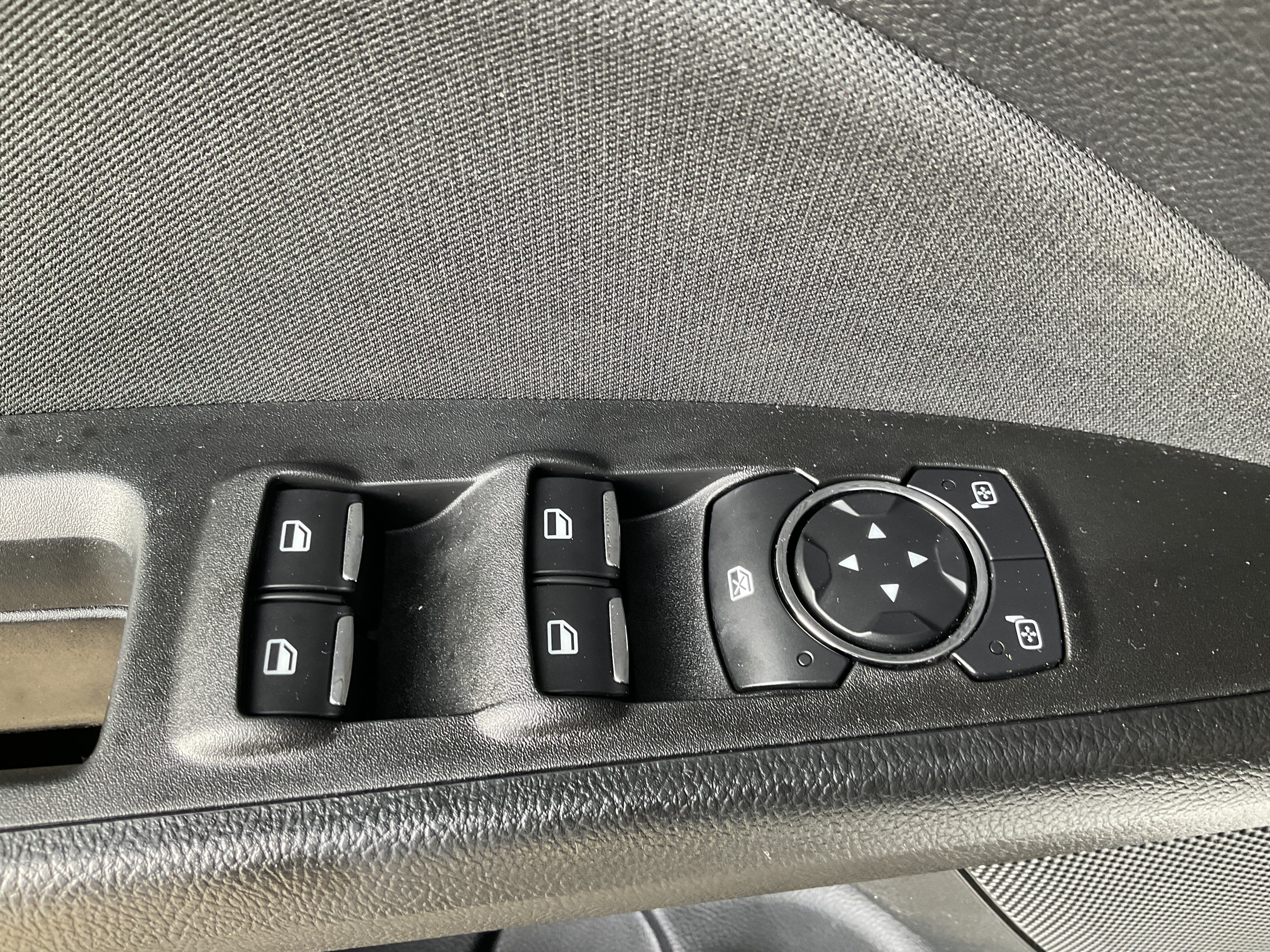 Used 2020 Ford Fusion SE AWD/4WD image 25