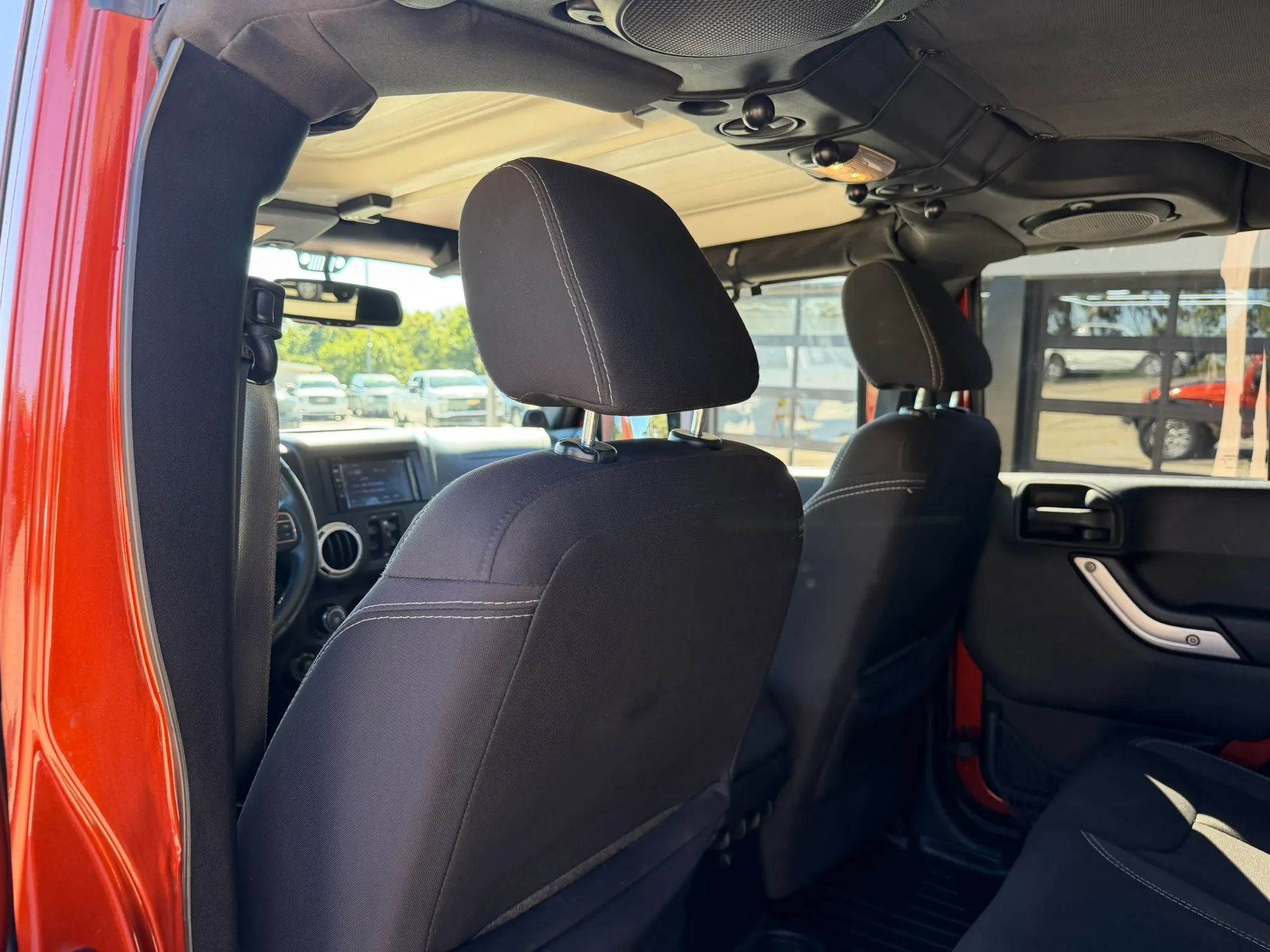 Used 2014 Jeep Wrangler Unlimited Sahara w/ Connectivity Group AWD/4WD image 36