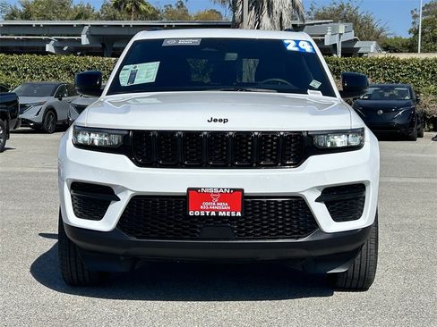 Used 2024 Jeep Grand Cherokee Altitude image 6