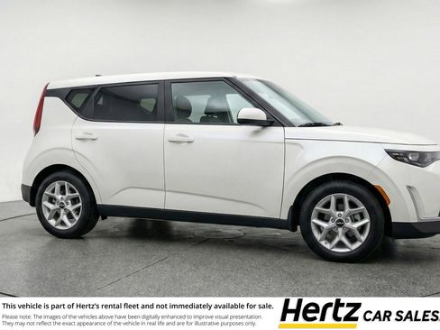 Used 2025 Kia Soul LX w/ LX Technology Package FWD image 1