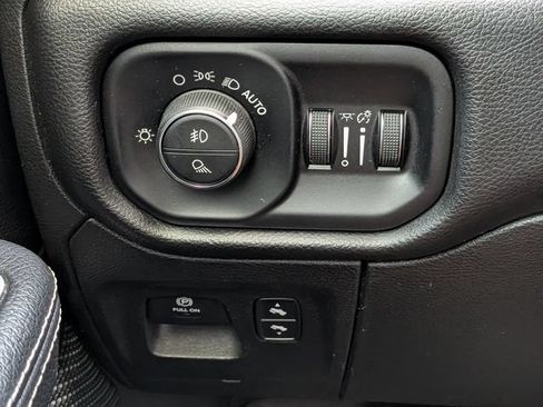 Used 2022 RAM 1500 Laramie AWD/4WD image 24