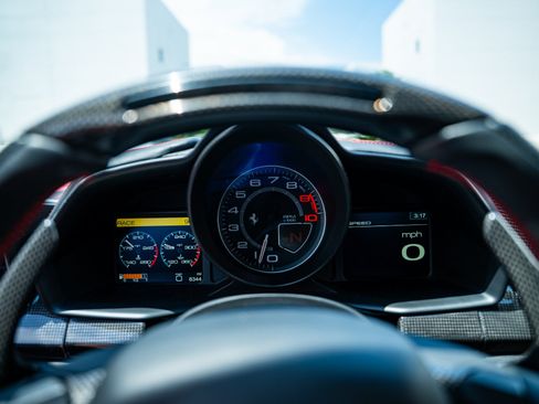 Used 2014 Ferrari 458 Italia Coupe RWD image 18