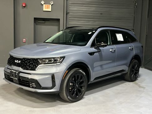 Used 2023 Kia Sorento SX AWD/4WD image 3