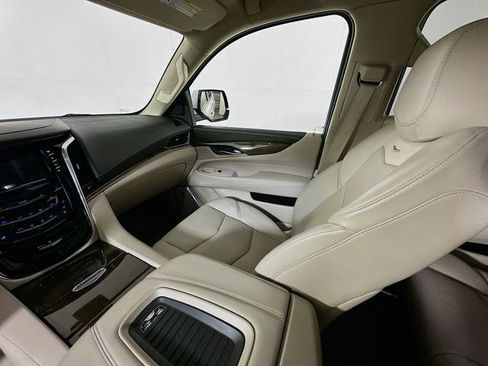 Used 2020 Cadillac Escalade Premium Luxury AWD/4WD image 40