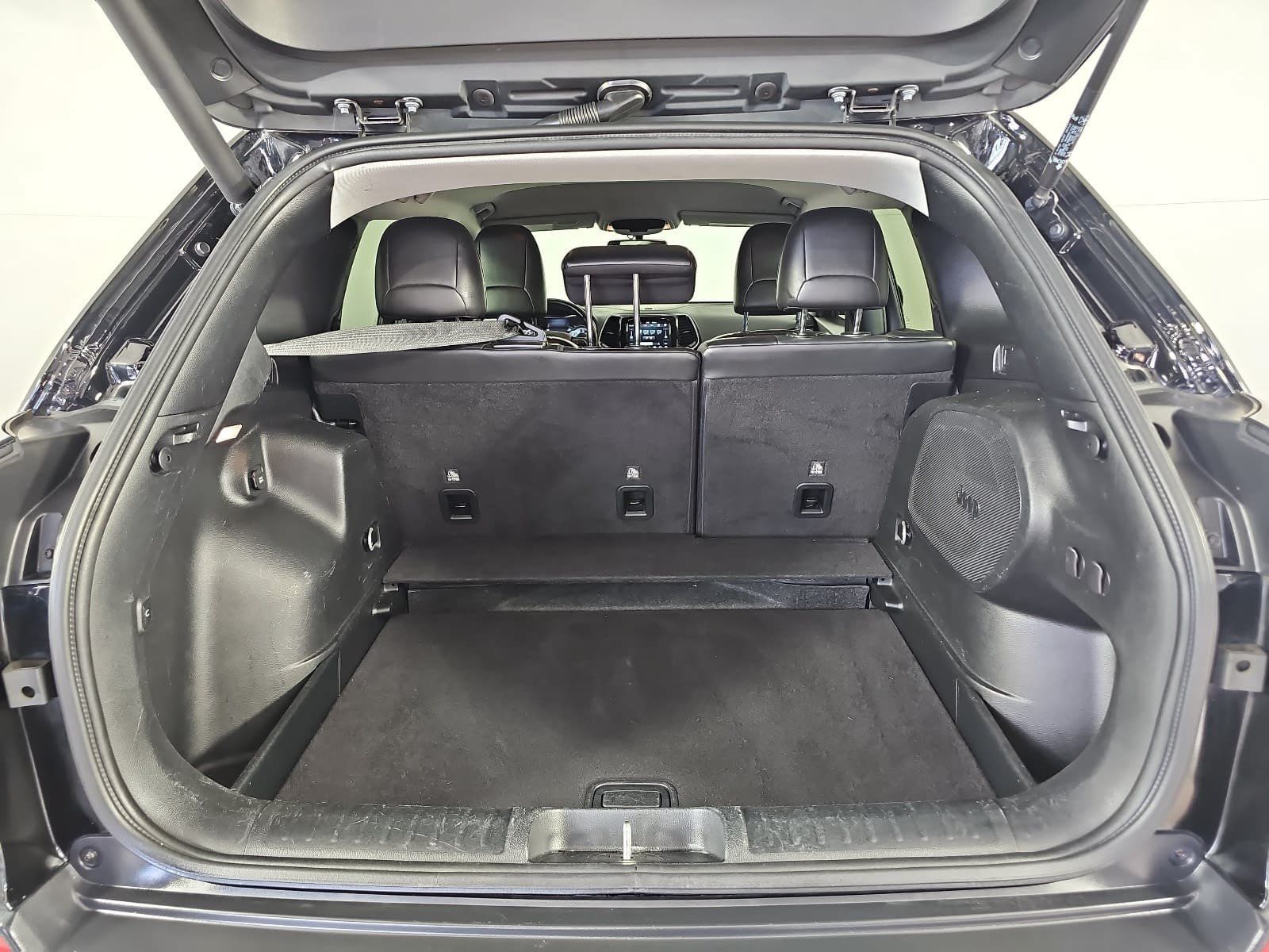 Used 2020 Jeep Cherokee Limited FWD image 12