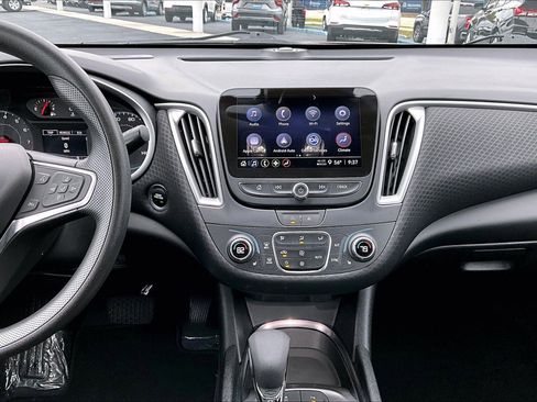 Used 2025 Chevrolet Malibu LT image 14